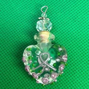 Elegant Green Heart Pendant Necklace
